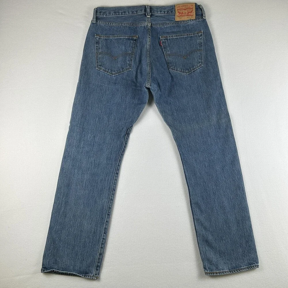 Levis 501 Jeans Mens 33x30 Medium Wash Denim Regular Straight Button Fly Y2K